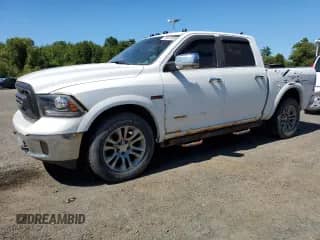 2016 Ram 1500 Laramie z VIN 1C6RR7NM2GS338040, wystawiony jako Copart lot #70941005 z przebiegiem 215 857 mil mil oraz Czysty tytuł • Clean title. Historia ofert i sprzedaży dostępna na DreamBid. Obrazek 1.