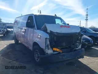 2018 Chevrolet Express Cargo z VIN 1GCWGBFPXJ1262089, wystawiony jako IAAI lot #41304243 z przebiegiem Nie podano mil oraz . Historia ofert i sprzedaży dostępna na DreamBid. Obrazek 1.