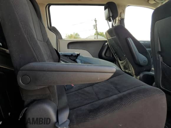 2012 Dodge Grand Caravan SXT with VIN 2C4RDGCG4CR404409, listed as a Copart auction lot 84071695 with 217,917 mi miles and Salvage title. Bid and sale history available at DreamBid. Image 11.