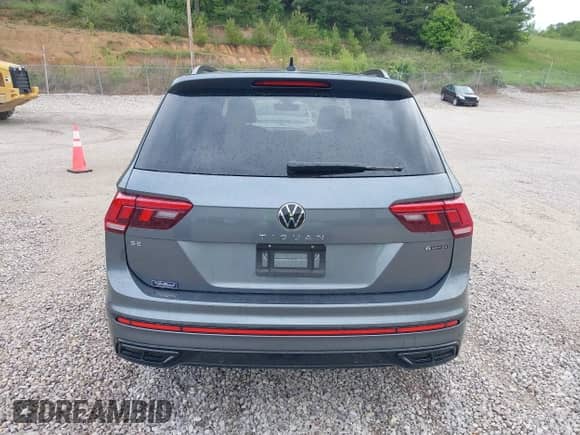 2024 Volkswagen Tiguan SE R-Line Black с VIN 3VV8B7AX1RM181025, выставлен на аукционе IAAI как лот 42131070 с пробегом 5 497 миль миль и . История ставок и продаж доступна на DreamBid. Изображение 16.