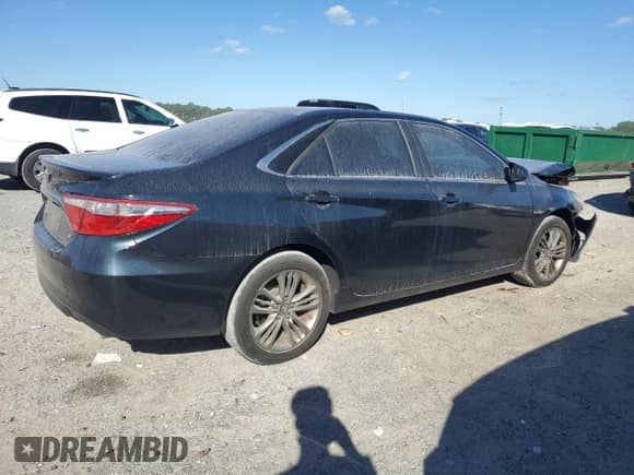 2017 Toyota Camry XLE z VIN 4T1BF1FK8HU438223, wystawiony jako Copart lot #86775305 z przebiegiem 129 305 mil mil oraz Nie do naprawy • Non repairable. Historia ofert i sprzedaży dostępna na DreamBid. Obrazek 3.