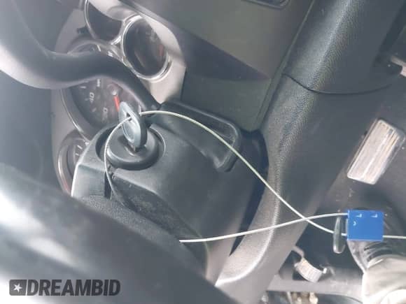 2007 Chevrolet Silverado 1500 1LT with VIN 1GCEC19J67Z520398, listed as a IAAI auction lot 43342710 with 230,397 mi miles and . Bid and sale history available at DreamBid. Image 11.