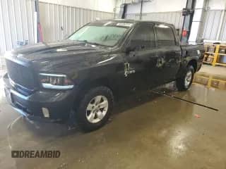 2017 Ram 1500 Tradesman z VIN 1C6RR7KT6HS785418, wystawiony jako Copart lot #80336724 z przebiegiem 83 127 mil mil oraz Szkoda całkowita • Salvage title. Historia ofert i sprzedaży dostępna na DreamBid. Obrazek 1.