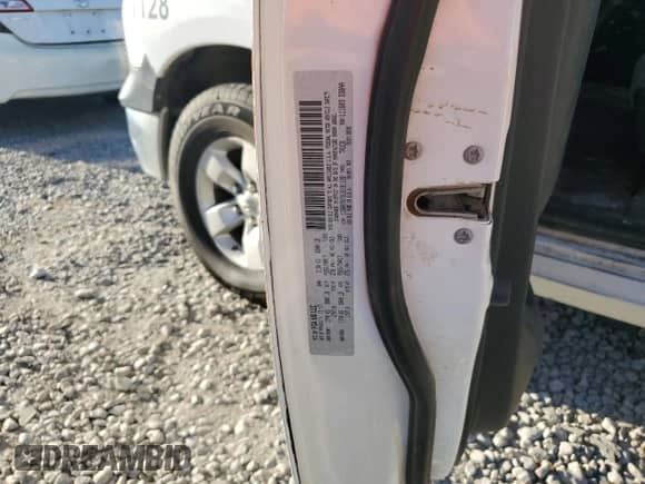 2018 Ram 1500 SSV z VIN 1C6RR7XT9JS191128, wystawiony jako Copart lot #74214134 z przebiegiem 175 628 mil mil oraz Szkoda całkowita • Salvage title. Historia ofert i sprzedaży dostępna na DreamBid. Obrazek 13.