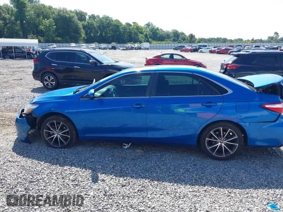 2017 Toyota Camry XLE с VIN 4T1BF1FK0HU655796, выставлен на аукционе IAAI как лот 42760592 с пробегом 236 567 миль миль и . История ставок и продаж доступна на DreamBid. Изображение 14.