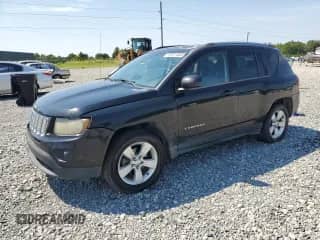 2014 Jeep Compass Latitude with VIN 1C4NJCEA1ED645343, listed as a Copart auction lot 70511465 with 210,719 mi miles and Salvage title. Bid and sale history available at DreamBid. Image 1.
