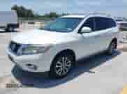 2014 Nissan Pathfinder S z VIN 5N1AR2MN4EC699498, wystawiony jako IAAI lot #42407162 z przebiegiem 165 545 mil mil oraz . Historia ofert i sprzedaży dostępna na DreamBid. Obrazek 2.