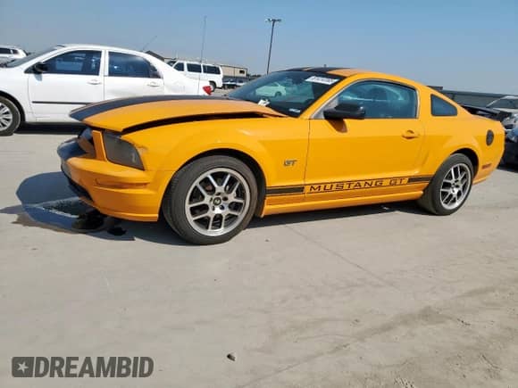 2008 Ford Mustang GT Deluxe with VIN 1ZVHT82H985138661, listed as a Copart auction lot 81414165 with 97,023 mi miles and Salvage title. Bid and sale history available at DreamBid. Image 1.