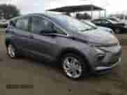 2022 Chevrolet Bolt EV 1LT z VIN 1G1FW6S07N4127653, wystawiony jako Copart lot #71809133 z przebiegiem 12 296 mil mil oraz . Historia ofert i sprzedaży dostępna na DreamBid. Obrazek 4.