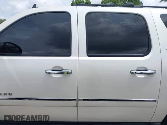 2011 Chevrolet Suburban LTZ с VIN 1GNSCKE0XBR355591, выставлен на аукционе IAAI как лот 42414983 с пробегом 143 501 миль миль и . История ставок и продаж доступна на DreamBid. Изображение 15.