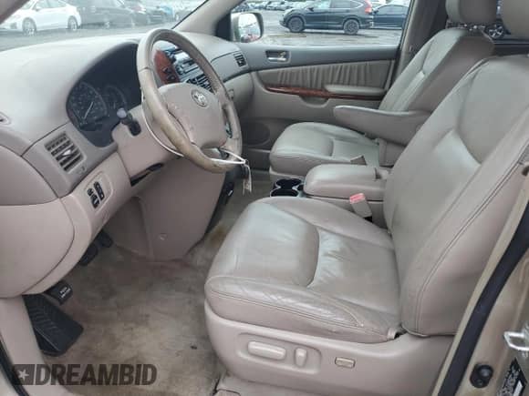 2005 Toyota Sienna XLE z VIN 5TDBA22C45S042605, wystawiony jako Copart lot #84201765 z przebiegiem 154 606 mil mil oraz Szkoda całkowita • Salvage title. Historia ofert i sprzedaży dostępna na DreamBid. Obrazek 7.