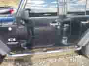 2007 Jeep Wrangler Unlimited X с VIN 1J4GA39127L137551, выставлен на аукционе IAAI как лот 43497385 с пробегом 219 322 миль миль и . История ставок и продаж доступна на DreamBid. Изображение 6.