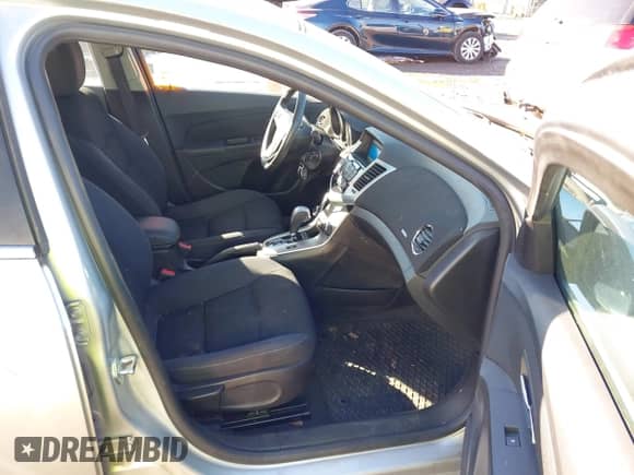 2016 Chevrolet Cruze LT с VIN 1G1PE5SB9G7229203, выставлен на аукционе IAAI как лот 43531028 с пробегом 87 131 миль миль и . История ставок и продаж доступна на DreamBid. Изображение 5.