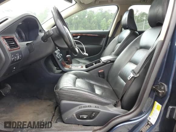 2008 Volvo XC70 with VIN YV4BZ982881037504, listed as a Copart auction lot 68371615 with 150,790 mi miles and Salvage title. Bid and sale history available at DreamBid. Image 7.