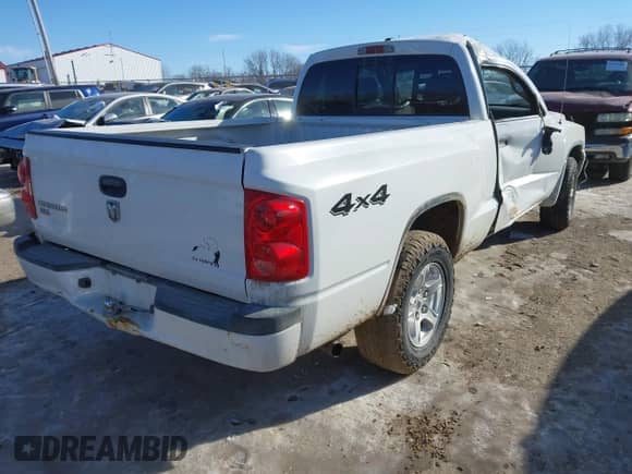 2007 Dodge Dakota SLT with VIN 1D7HW42K87S136419, listed as a IAAI auction lot 41363057 with 152,369 mi miles and . Bid and sale history available at DreamBid. Image 4.