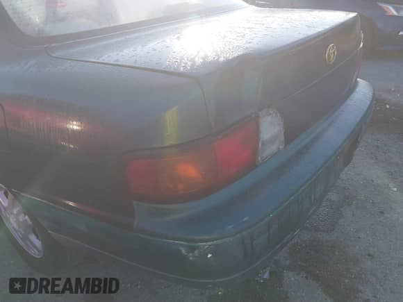 1996 Toyota Camry DX with VIN JT2BG12K8T0363541, listed as a IAAI auction lot 37847965 with 182,241 mi miles and . Bid and sale history available at DreamBid. Image 6.