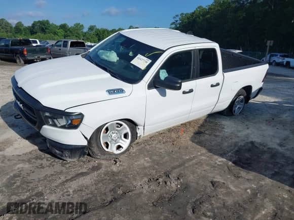 2023 Ram 1500 Tradesman z VIN 1C6SRFCT5PN547373, wystawiony jako IAAI lot #42709888 z przebiegiem 28 872 mil mil oraz . Historia ofert i sprzedaży dostępna na DreamBid. Obrazek 2.