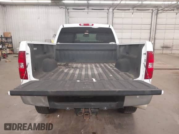 2013 Chevrolet Silverado 2500HD LTZ z VIN 1GC1KYE83DF168827, wystawiony jako IAAI lot #43248218 z przebiegiem 212 927 mil mil oraz . Historia ofert i sprzedaży dostępna na DreamBid. Obrazek 17.