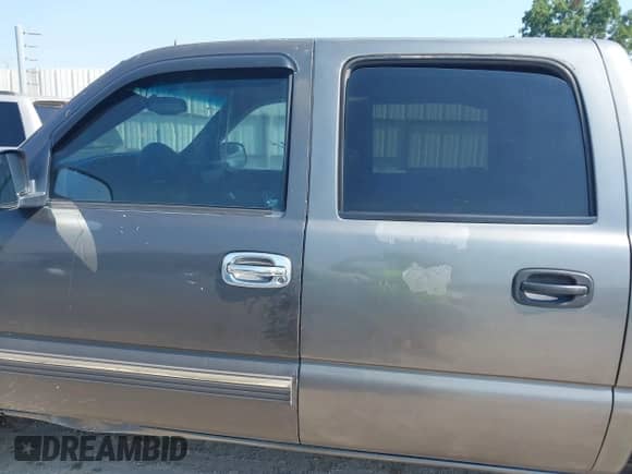 2002 Chevrolet Silverado 1500HD LT с VIN 1GCGC13U52F103974, выставлен на аукционе IAAI как лот 42979513 с пробегом Не указан миль и . История ставок и продаж доступна на DreamBid. Изображение 14.