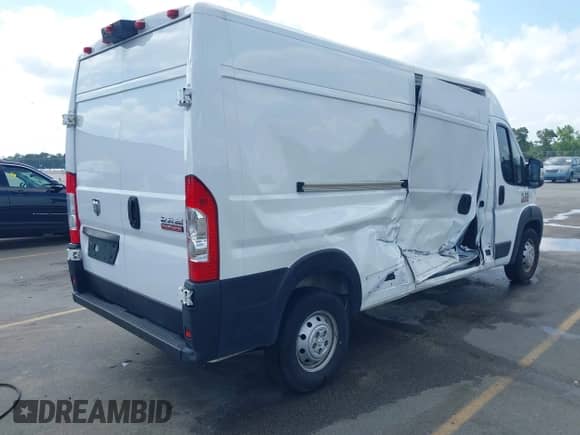 2020 Ram ProMaster Cargo z VIN 3C6URVHG6LE110818, wystawiony jako IAAI lot #42457793 z przebiegiem 185 699 mil mil oraz . Historia ofert i sprzedaży dostępna na DreamBid. Obrazek 4.