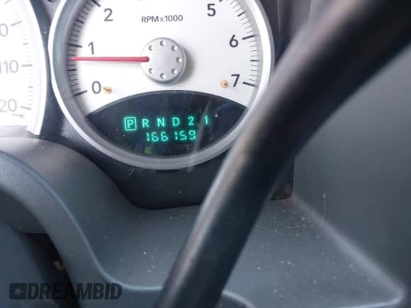 2005 Dodge Dakota SLT z VIN 1D7HE48N05S293699, wystawiony jako IAAI lot #41541498 z przebiegiem 166 159 mil mil oraz . Historia ofert i sprzedaży dostępna na DreamBid. Obrazek 7.