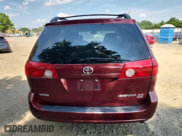 2006 Toyota Sienna XLE z VIN 5TDBA22C16S066202, wystawiony jako Copart lot #69227305 z przebiegiem 201 766 mil mil oraz Nie do naprawy • Non repairable. Historia ofert i sprzedaży dostępna na DreamBid. Obrazek 6.
