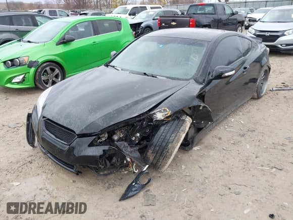 2010 Hyundai Genesis Coupe Grand Touring z VIN KMHHU6KH1AU004951, wystawiony jako IAAI lot #41698432 z przebiegiem 129 631 mil mil oraz . Historia ofert i sprzedaży dostępna na DreamBid. Obrazek 2.