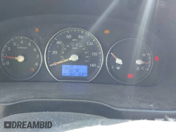 2011 Hyundai Santa Fe SE with VIN 5XYZHDAG1BG062779, listed as a IAAI auction lot 43229073 with 162,168 mi miles and . Bid and sale history available at DreamBid. Image 7.