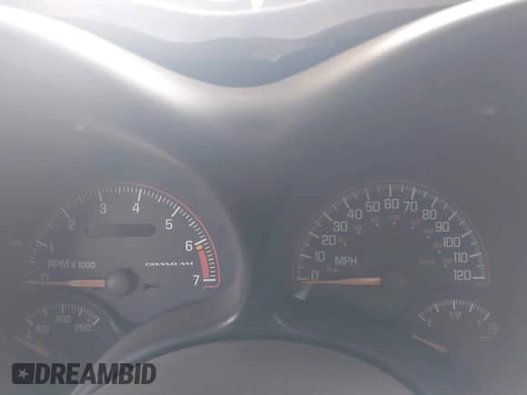 2001 Pontiac Grand Am SE z VIN 1G2NE52T81M582634, wystawiony jako IAAI lot #42652160 z przebiegiem Nie podano mil oraz . Historia ofert i sprzedaży dostępna na DreamBid. Obrazek 7.