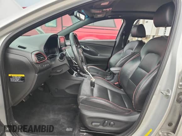 2018 Hyundai Elantra Sport с VIN KMHH55LCXJU020785, выставлен на аукционе Copart как лот 61010705 с пробегом 186 752 миль миль и Списание • Salvage title. История ставок и продаж доступна на DreamBid. Изображение 7.