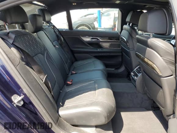 2022 BMW 7 Series 740i z VIN WBA7T2C05NCJ43929, wystawiony jako Copart lot #69143305 z przebiegiem 28 559 mil mil oraz Szkoda całkowita • Salvage title. Historia ofert i sprzedaży dostępna na DreamBid. Obrazek 10.