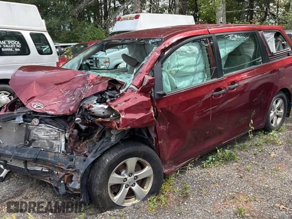 2016 Toyota Sienna L with VIN 5TDZK3DC1GS764809, listed as a Copart auction lot 81244205 with Not provided miles and Clean title. Bid and sale history available at DreamBid. Image 2.