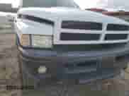 1998 Dodge 2500 z VIN 1B7KF236XWJ174731, wystawiony jako Copart lot #43784185 z przebiegiem 183 558 mil mil oraz Szkoda całkowita • Salvage title. Historia ofert i sprzedaży dostępna na DreamBid. Obrazek 10.