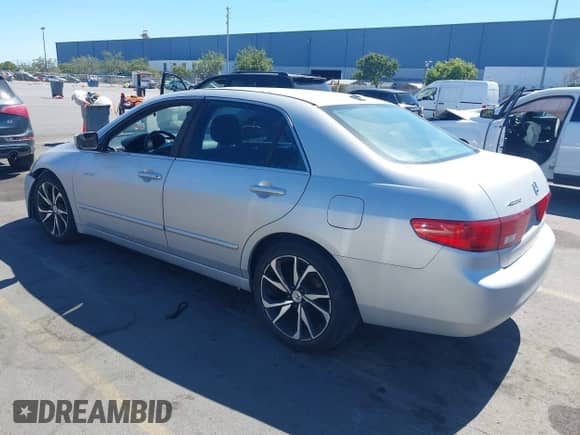 2005 Honda Accord EX-L с VIN 1HGCM66865A009712, выставлен на аукционе IAAI как лот 43028475 с пробегом 301 707 миль миль и . История ставок и продаж доступна на DreamBid. Изображение 3.