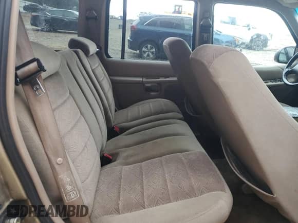 2000 Ford Explorer XLT with VIN 1FMZU63E5YZC67448, listed as a Copart auction lot 83935625 with 257,194 mi miles and Salvage title. Bid and sale history available at DreamBid. Image 11.