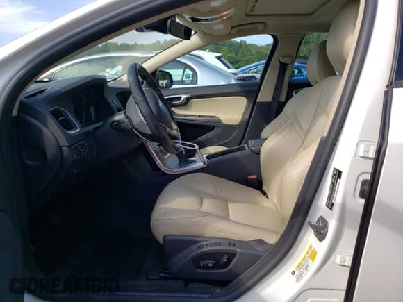 2018 Volvo S60 Dynamic с VIN YV140MTL4J2450846, выставлен на аукционе Copart как лот 65956175 с пробегом 129 782 миль миль и Списание • Salvage title. История ставок и продаж доступна на DreamBid. Изображение 7.