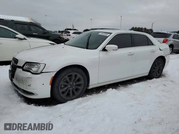 2016 Chrysler 300 Anniversary Edition с VIN 2C3CCARG2GH262025, выставлен на аукционе Copart как лот 44403395 с пробегом 127 752 миль миль и Чистый • Clean title. История ставок и продаж доступна на DreamBid. Изображение 1.