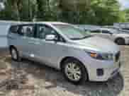 2017 Kia Sedona L z VIN KNDMA5C13H6284071, wystawiony jako Copart lot #66113925 z przebiegiem 80 057 mil mil oraz Szkoda całkowita • Salvage title. Historia ofert i sprzedaży dostępna na DreamBid. Obrazek 4.