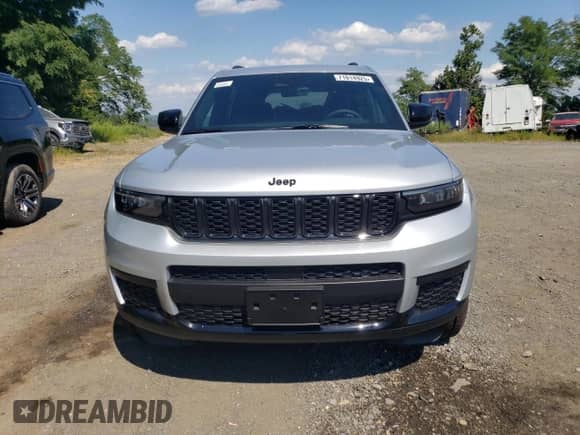 2025 Jeep Grand Cherokee Altitude X with VIN 1C4RJKAG1S8711139, listed as a Copart auction lot 71814925 with 13 mi miles and Salvage title. Bid and sale history available at DreamBid. Image 5.