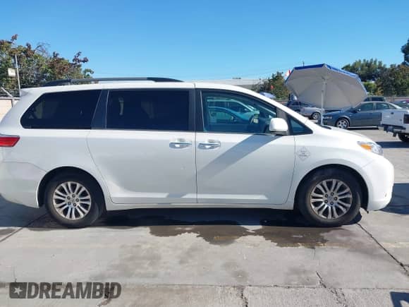 2015 Toyota Sienna XLE with VIN 5TDYK3DC3FS676841, listed as a IAAI auction lot 43497816 with 181,180 mi miles and . Bid and sale history available at DreamBid. Image 13.