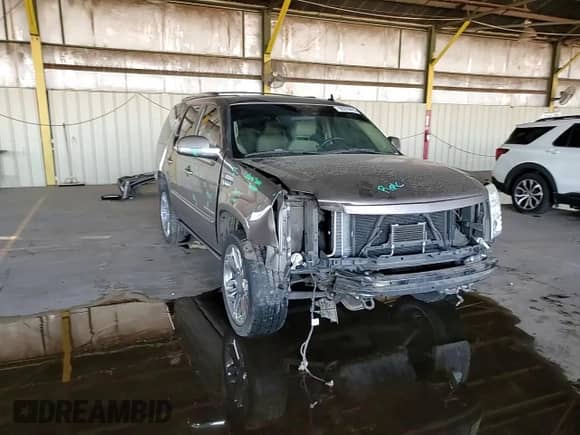 2012 Cadillac Escalade Premium с VIN 1GYS4CEF9CR225037, выставлен на аукционе Copart как лот 50270415 с пробегом 172 483 миль миль и Списание • Salvage title. История ставок и продаж доступна на DreamBid. Изображение 11.