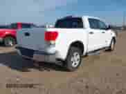 2008 Toyota Tundra с VIN 5TFDV54138X049795, выставлен на аукционе IAAI как лот 42377145 с пробегом Не указан миль и . История ставок и продаж доступна на DreamBid. Изображение 4.