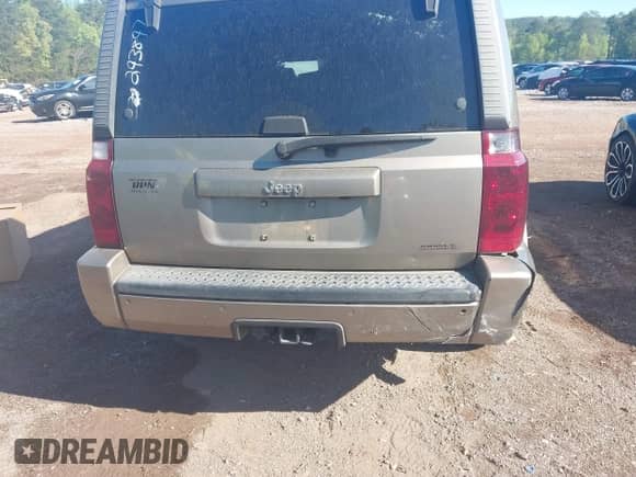 2006 Jeep Commander with VIN 1J8HH48N76C293897, listed as a IAAI auction lot 42021253 with 214,412 mi miles and . Bid and sale history available at DreamBid. Image 12.