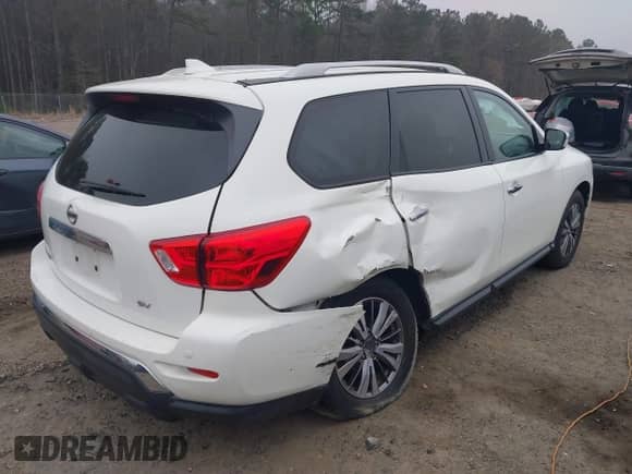 2019 Nissan Pathfinder S z VIN 5N1DR2MN2KC633945, wystawiony jako IAAI lot #41757390 z przebiegiem 120 214 mil mil oraz . Historia ofert i sprzedaży dostępna na DreamBid. Obrazek 4.