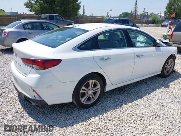 2018 Hyundai Sonata Limited with VIN 5NPE34AF8JH720111, listed as a IAAI auction lot 42669300 with 87,163 mi miles and . Bid and sale history available at DreamBid. Image 4.