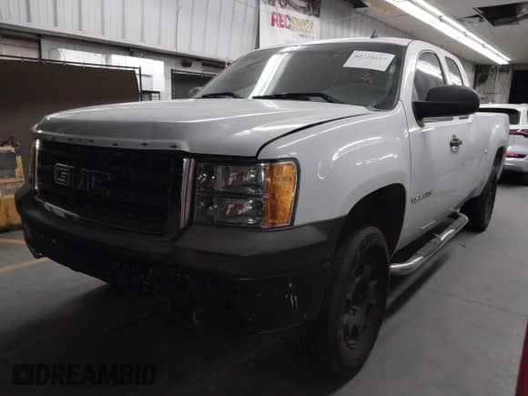 2008 GMC Sierra 1500 Work Truck с VIN 2GTEC19C581139055, выставлен на аукционе IAAI как лот 42736219 с пробегом 331 253 миль миль и . История ставок и продаж доступна на DreamBid. Изображение 2.