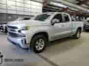 2020 Chevrolet Silverado 1500 LT z VIN 1GCRYDED2LZ233512, wystawiony jako Copart lot #90427965 z przebiegiem 126 803 mil mil oraz Czysty tytuł • Clean title. Historia ofert i sprzedaży dostępna na DreamBid. Obrazek 1.