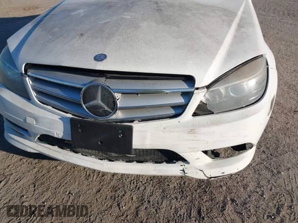 2011 Mercedes-Benz C 300 Sport z VIN WDDGF5EB9BR151590, wystawiony jako IAAI lot #43416188 z przebiegiem 204 563 mil mil oraz . Historia ofert i sprzedaży dostępna na DreamBid. Obrazek 6.