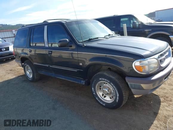 1997 Ford Explorer XLT с VIN 1FMDU35P2VZC38816, выставлен на аукционе IAAI как лот 42599570 с пробегом 190 282 миль миль и . История ставок и продаж доступна на DreamBid. Изображение 1.