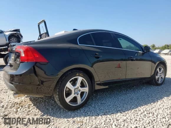 2013 Volvo S60 T5 с VIN YV1612FH2D2171935, выставлен на аукционе Copart как лот 81649995 с пробегом 116 192 миль миль и Списание • Salvage title. История ставок и продаж доступна на DreamBid. Изображение 3.